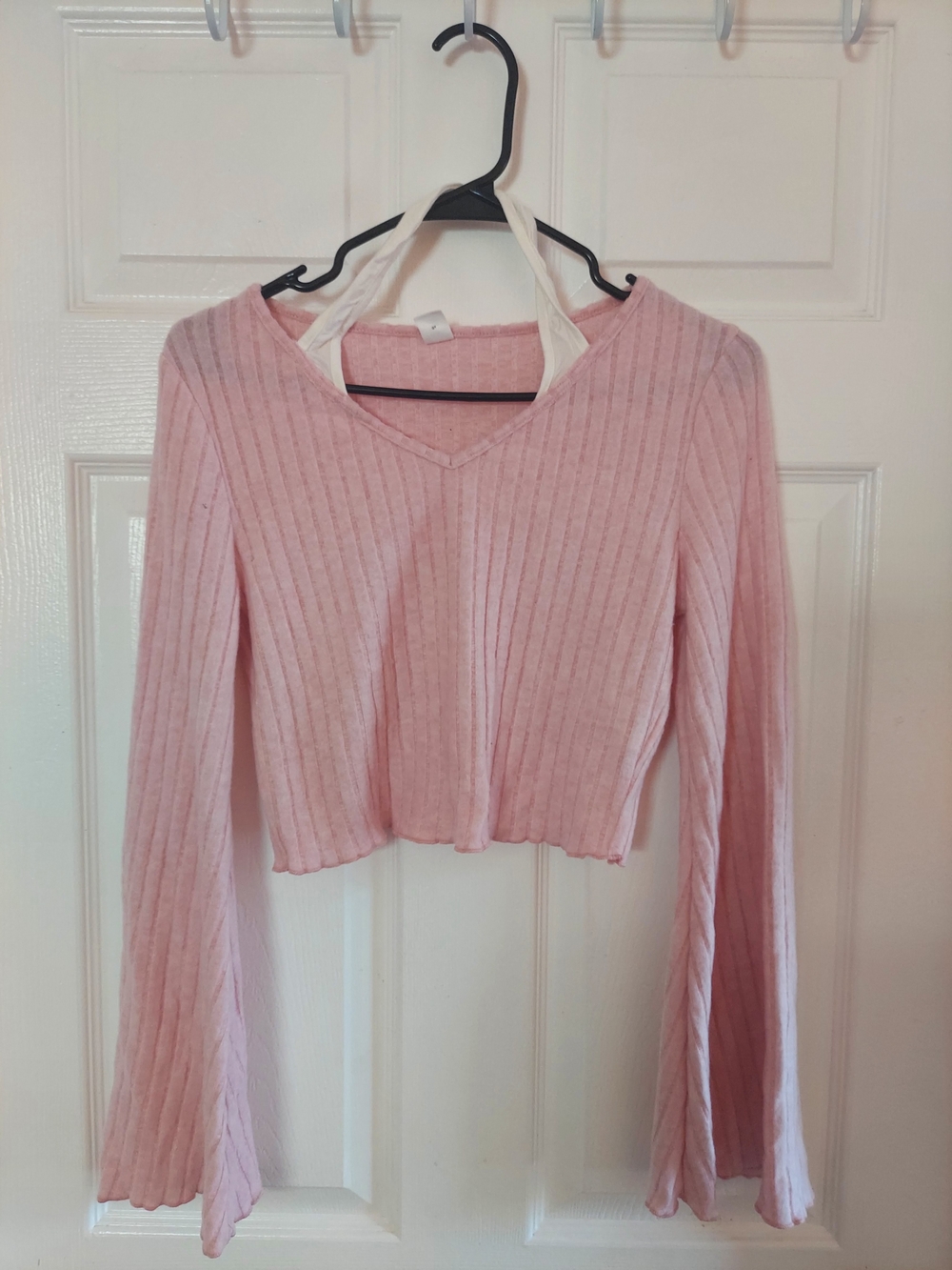 SHEIN Light Pink Ribbed V-Neck Long Sleeve Crop Top